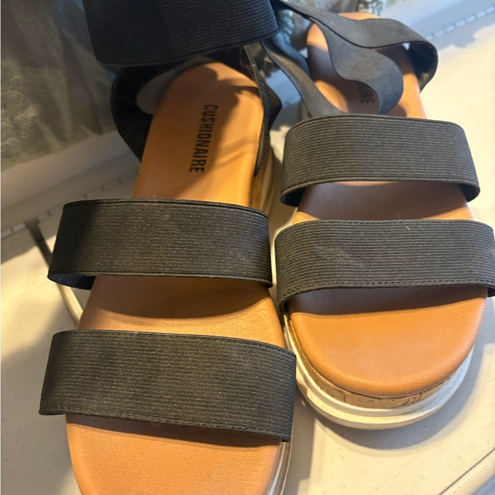 Modern Black and Brown Platform Sandals - Picture 3 of 4